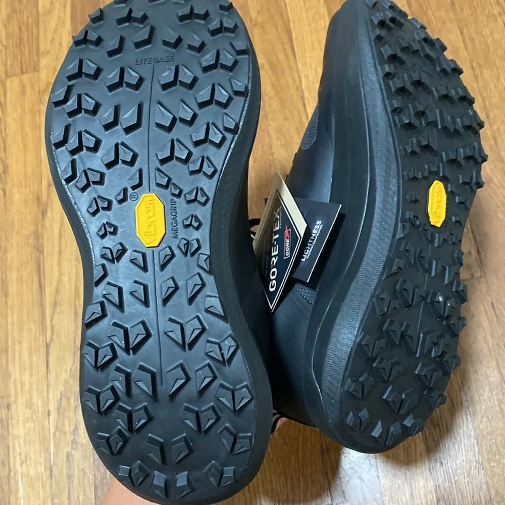 NWOB Arc'teryx Sylan GTX Size 7.5 - Picture 6 of 8